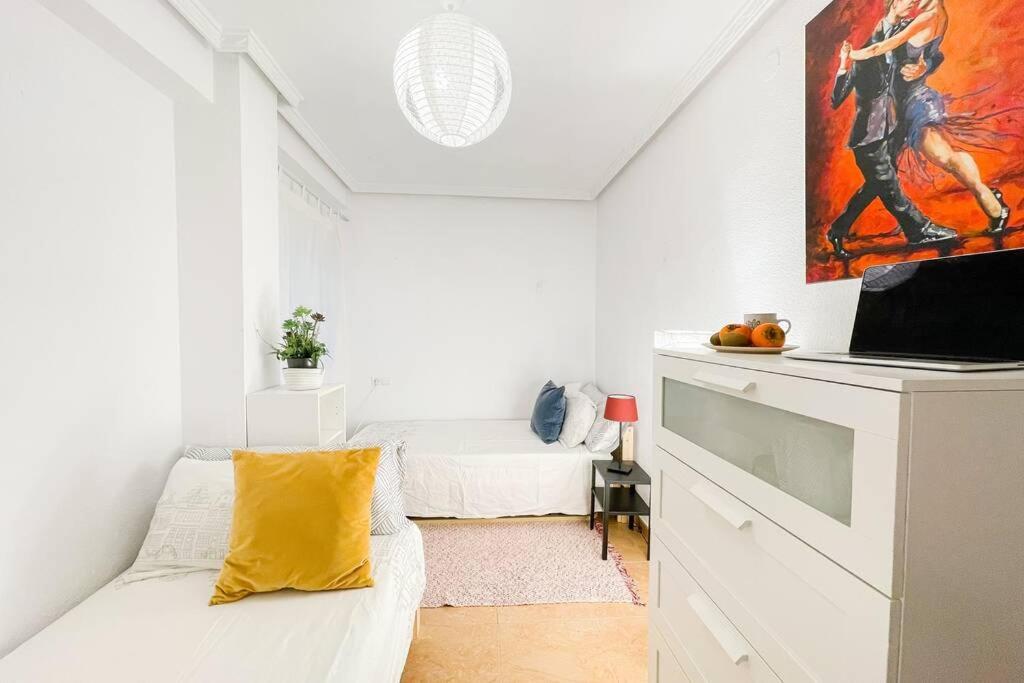 Coqueto Y Amplio Apartamento A 15 Min De La Playa Alicante Exteriör bild