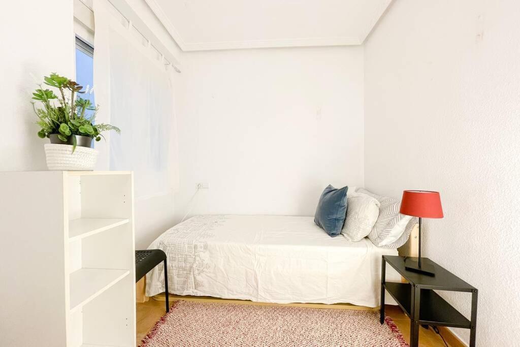 Coqueto Y Amplio Apartamento A 15 Min De La Playa Alicante Exteriör bild
